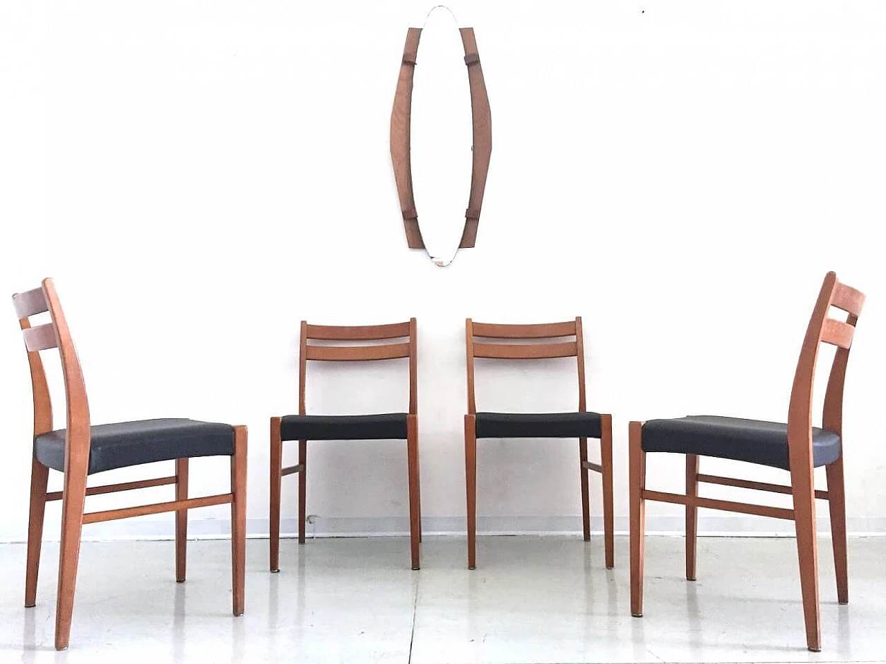 4 Scandinavian chairs, 60s 1183431