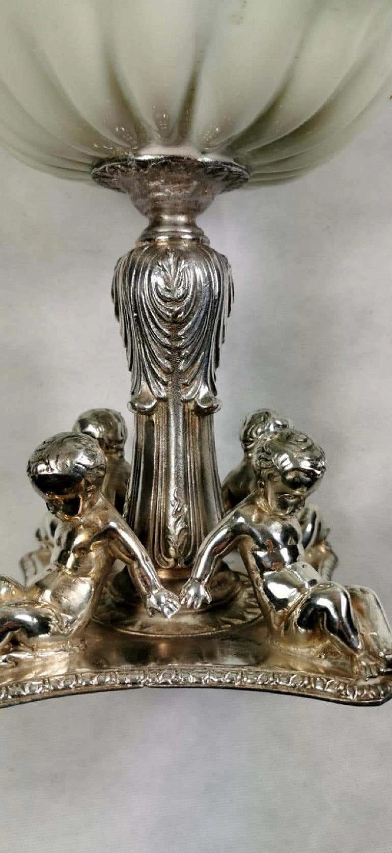 Centrotavola in stile Luigi Filippo in vetro opalino e argento placcato, '800 1184126