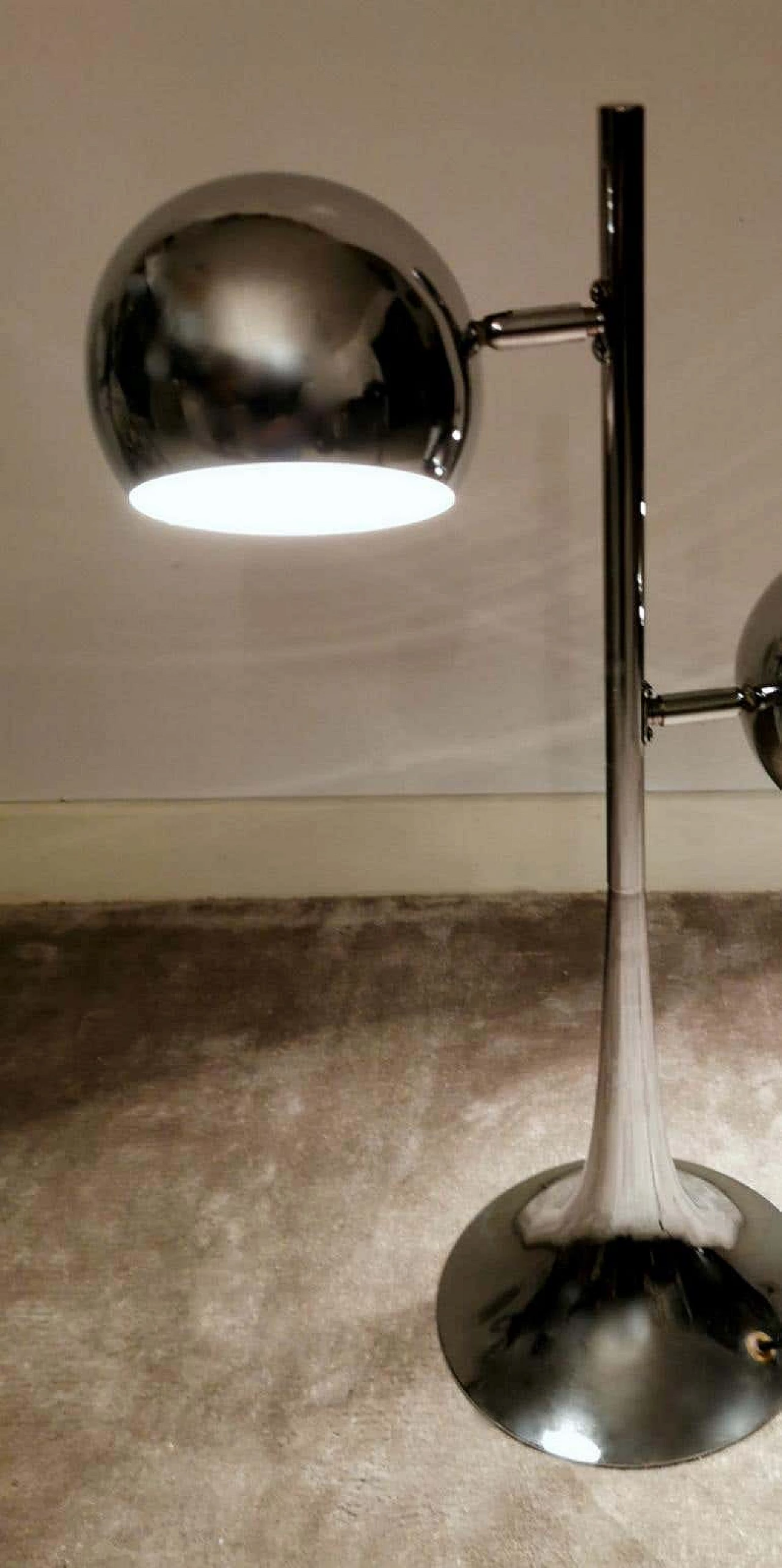 Lampada da tavolo in acciaio, anni '60 1184202