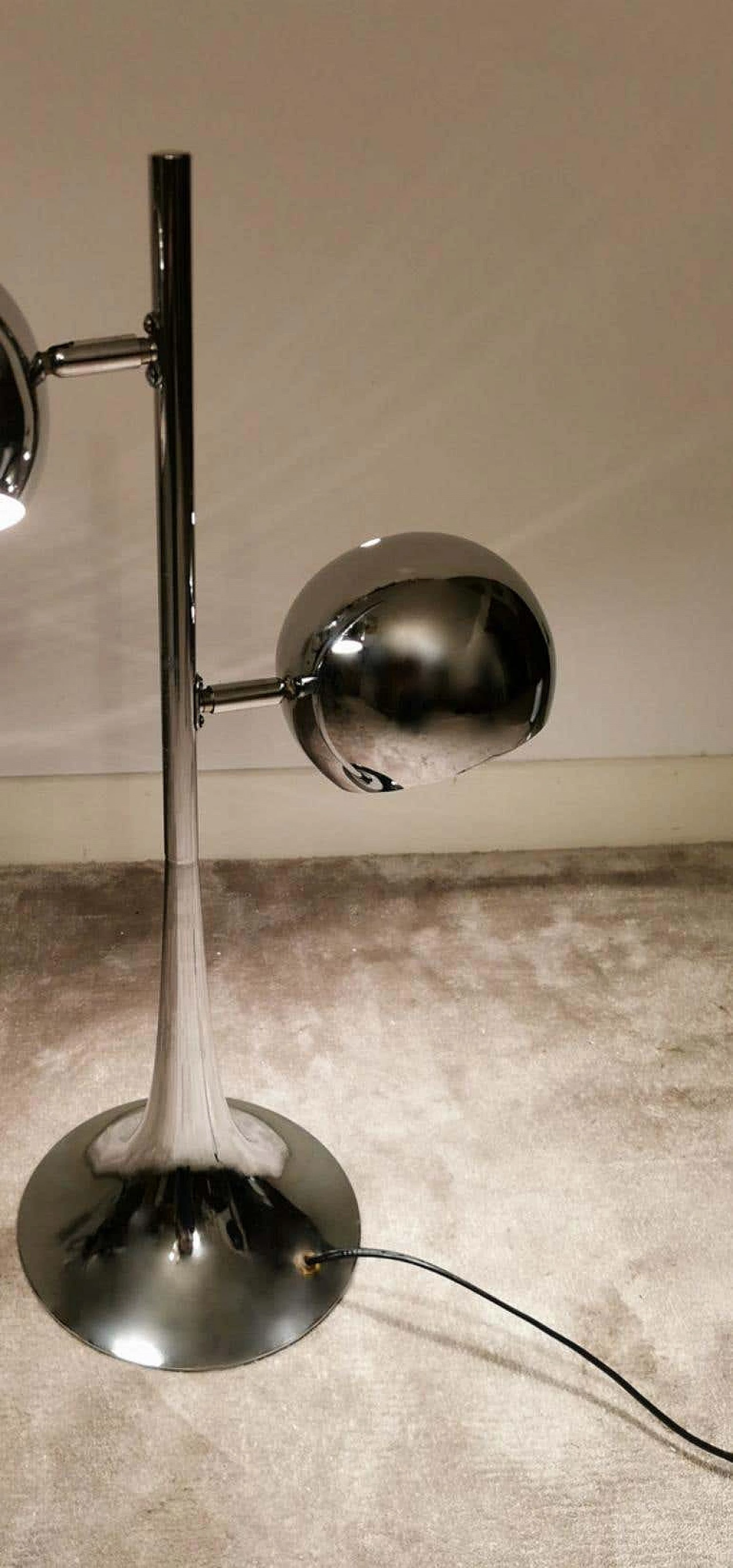 Lampada da tavolo in acciaio, anni '60 1184203