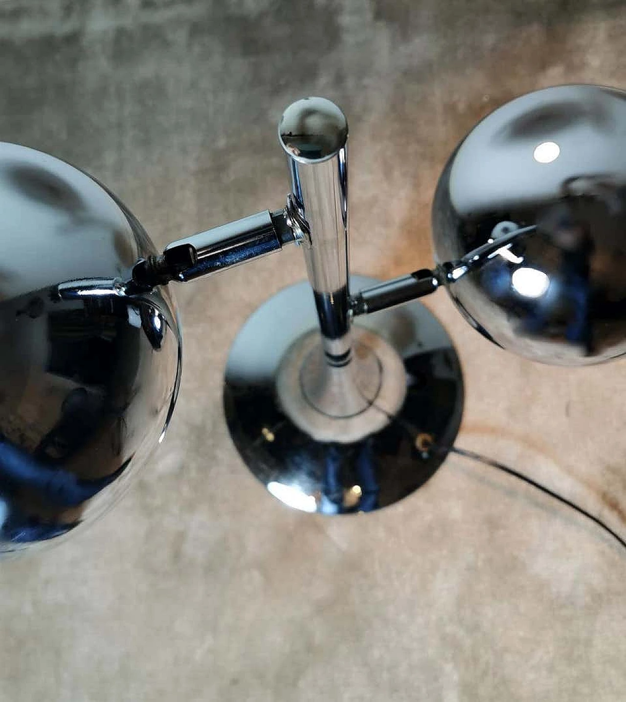 Lampada da tavolo in acciaio, anni '60 1184208