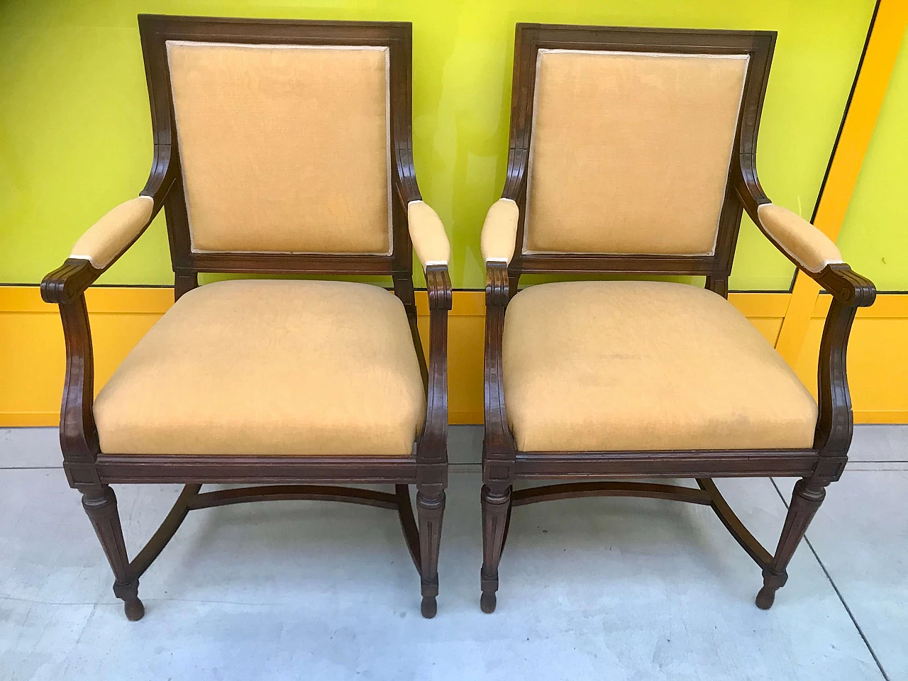 Pair of armchairs Louis XVI from the Turin area in walnut, original end of 18th century 1184857