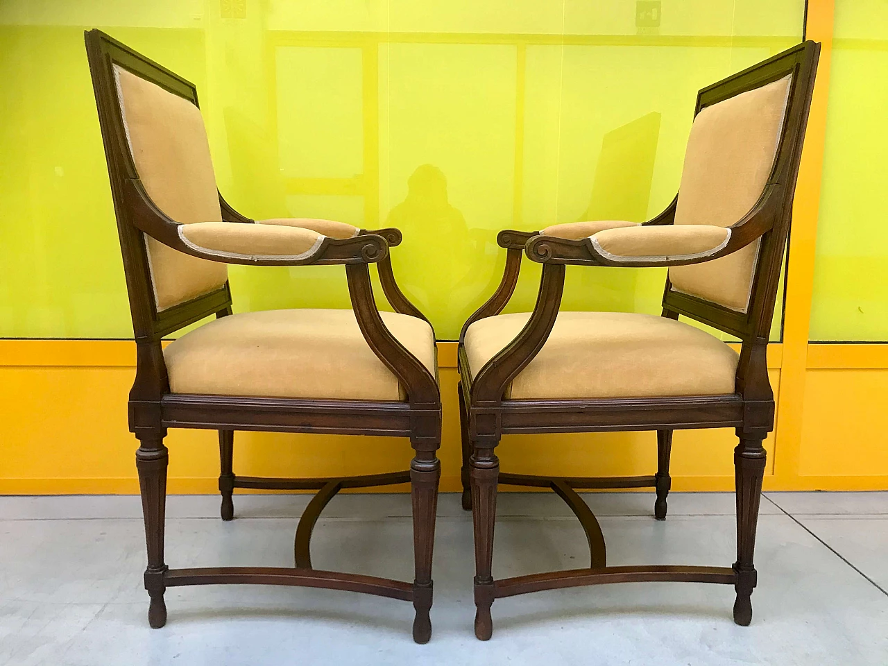 Pair of armchairs Louis XVI from the Turin area in walnut, original end of 18th century 1184860