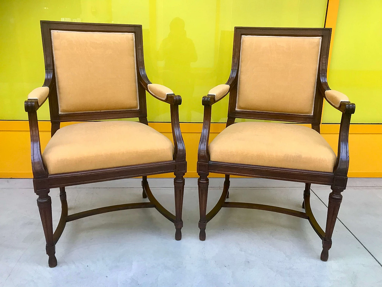 Pair of armchairs Louis XVI from the Turin area in walnut, original end of 18th century 1184861