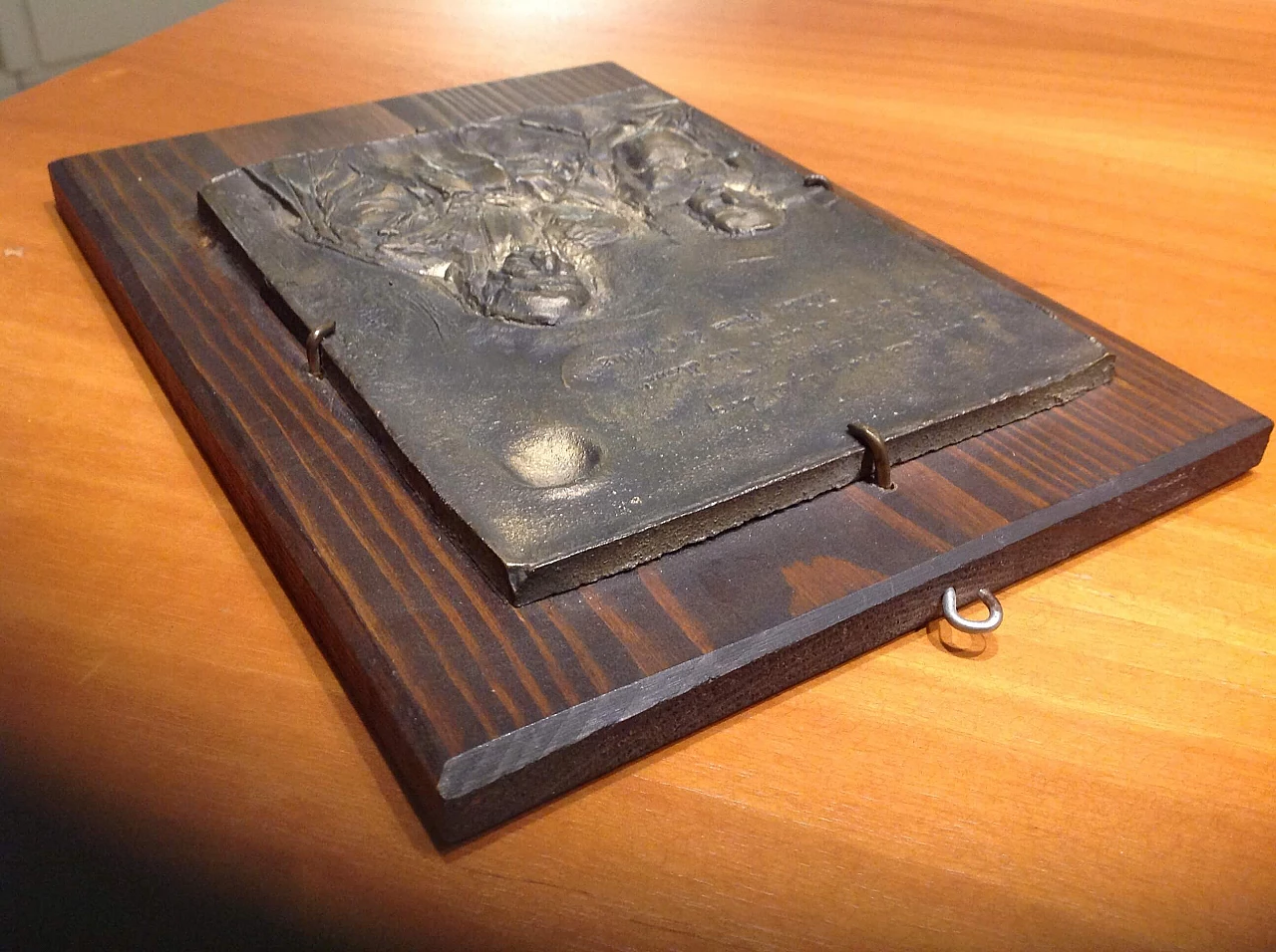 Bronze bas-relief of Mother Teresa of Calcutta 1185026