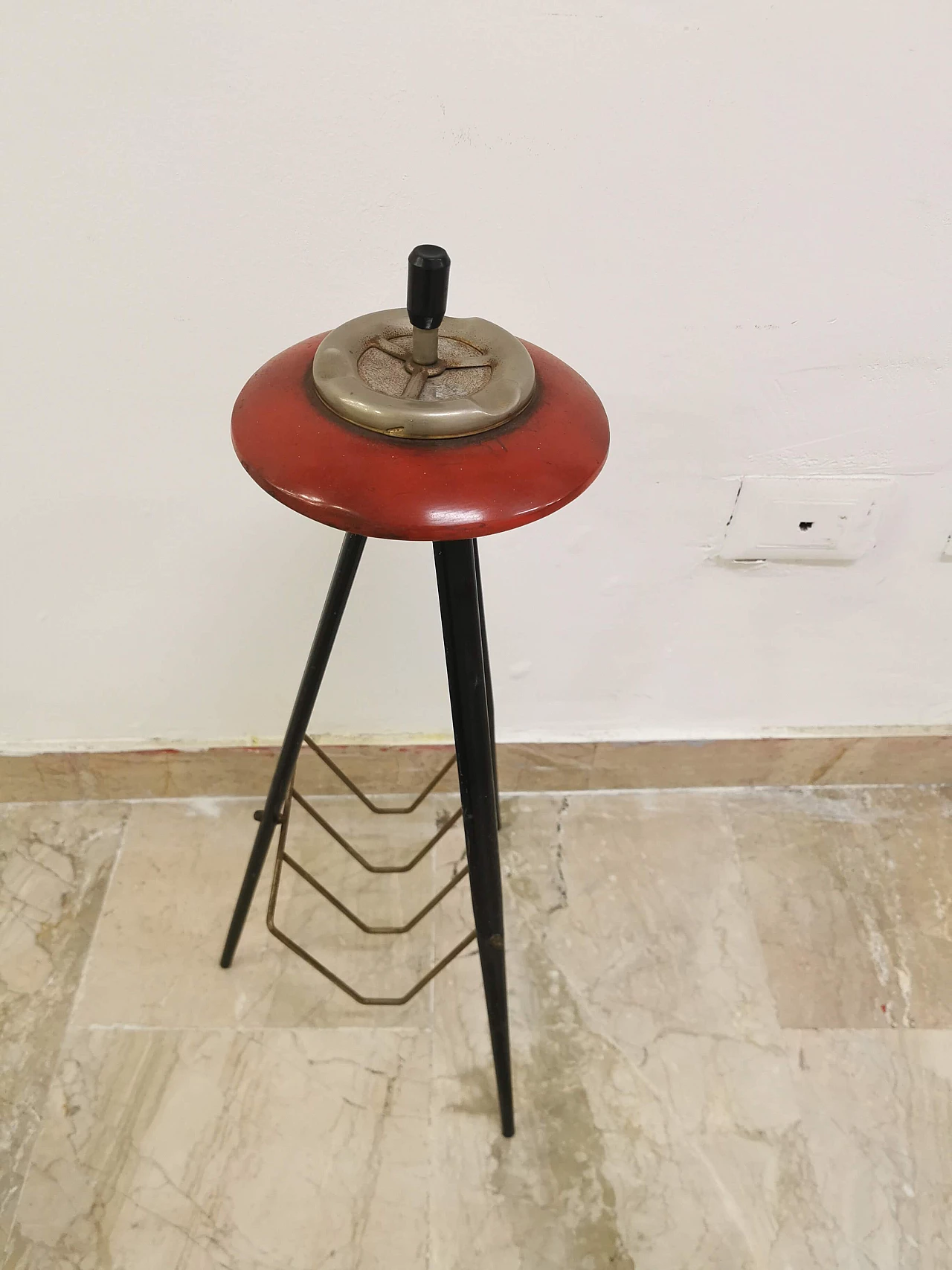 Red ashtray with stand, 40s 1185562