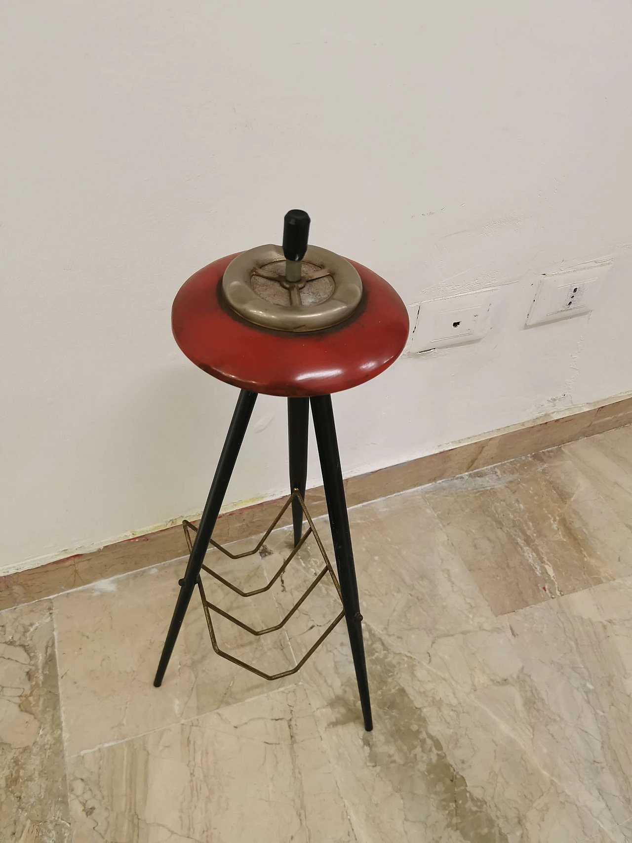 Red ashtray with stand, 40s 1185565