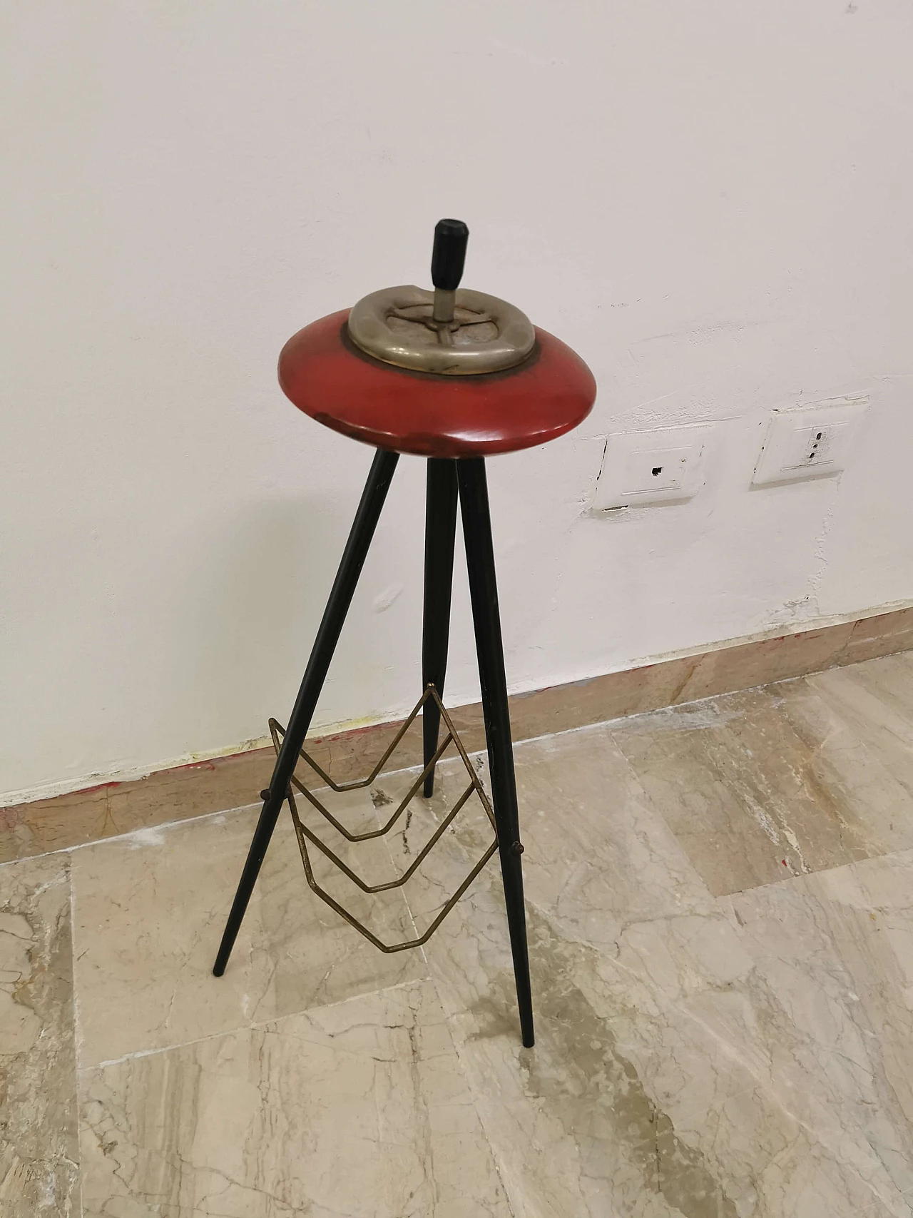 Red ashtray with stand, 40s 1185566