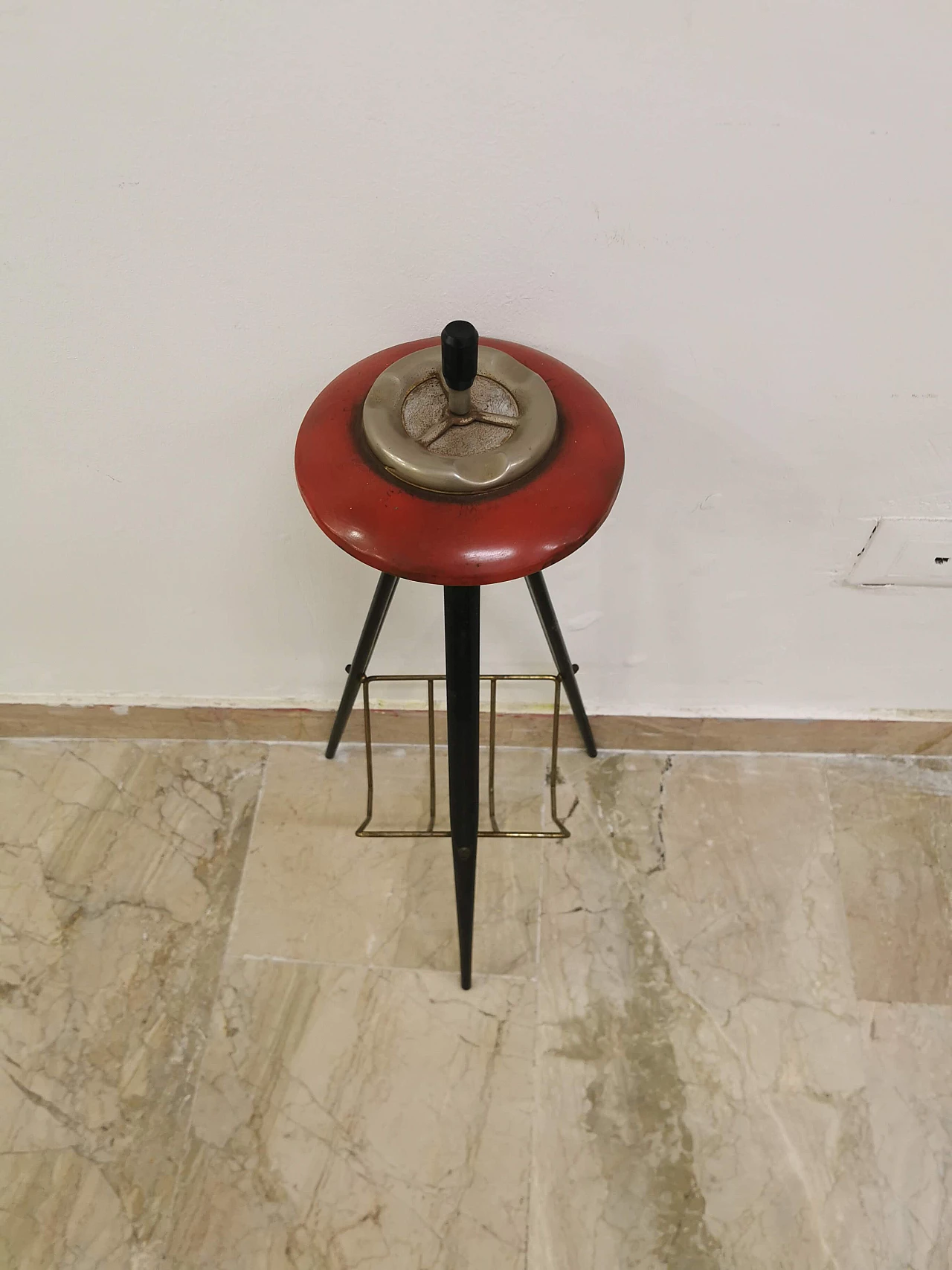 Red ashtray with stand, 40s 1185571