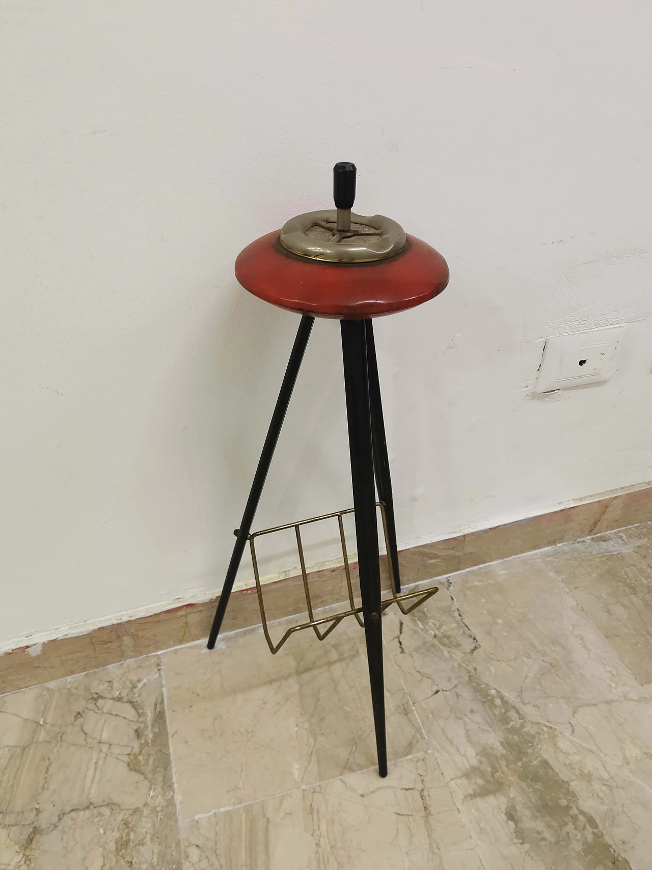 Red ashtray with stand, 40s 1185573