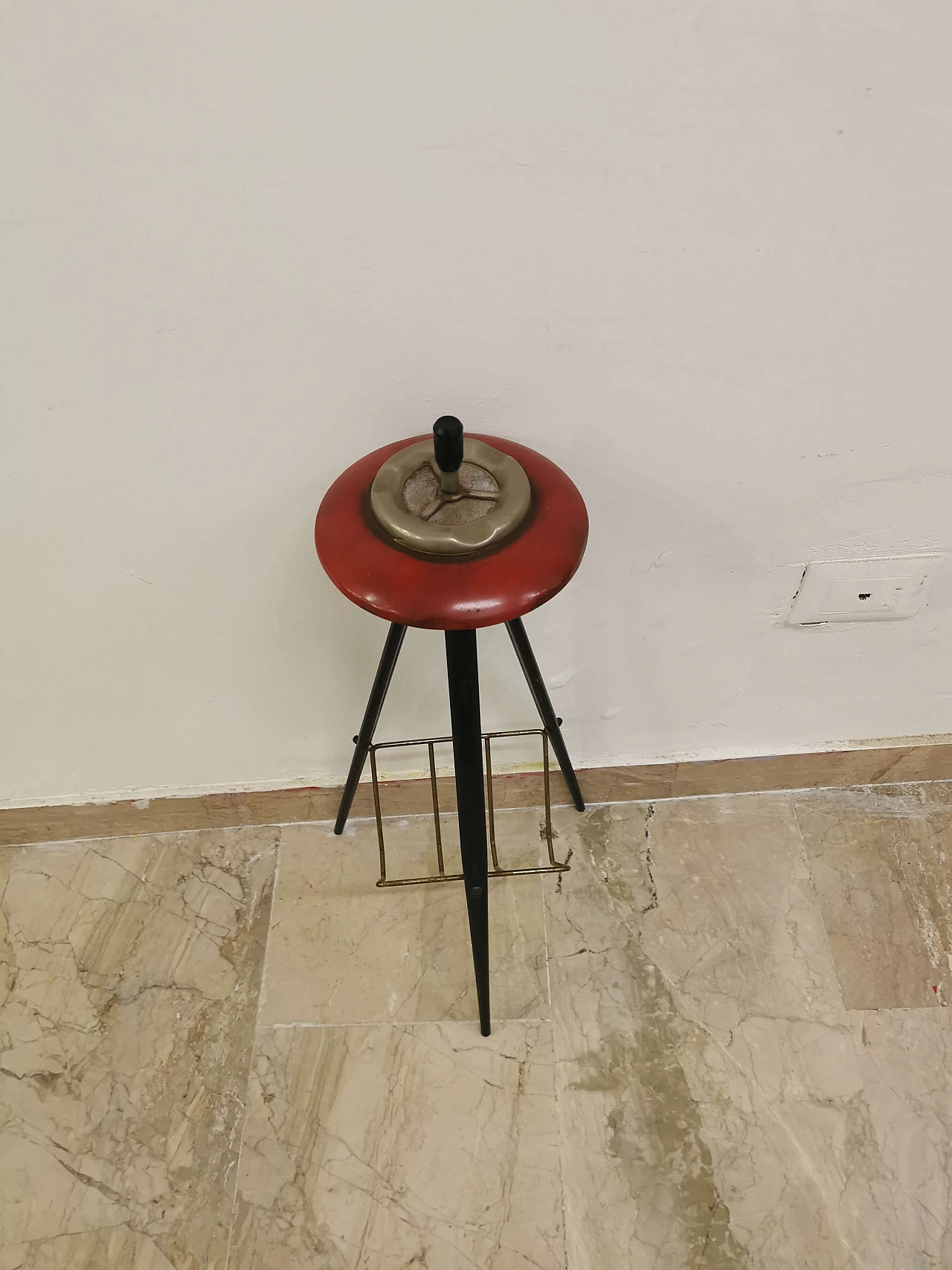 Red ashtray with stand, 40s 1185575