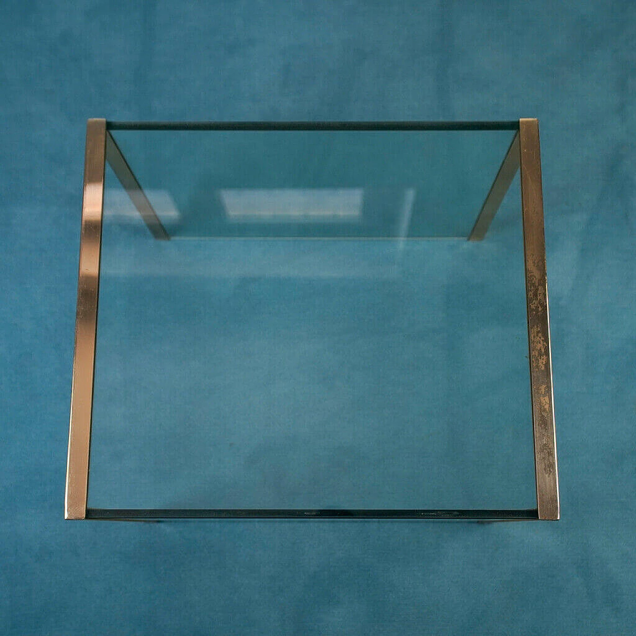 Coppia di tavolini in vetro e ottone, anni '70 1185610