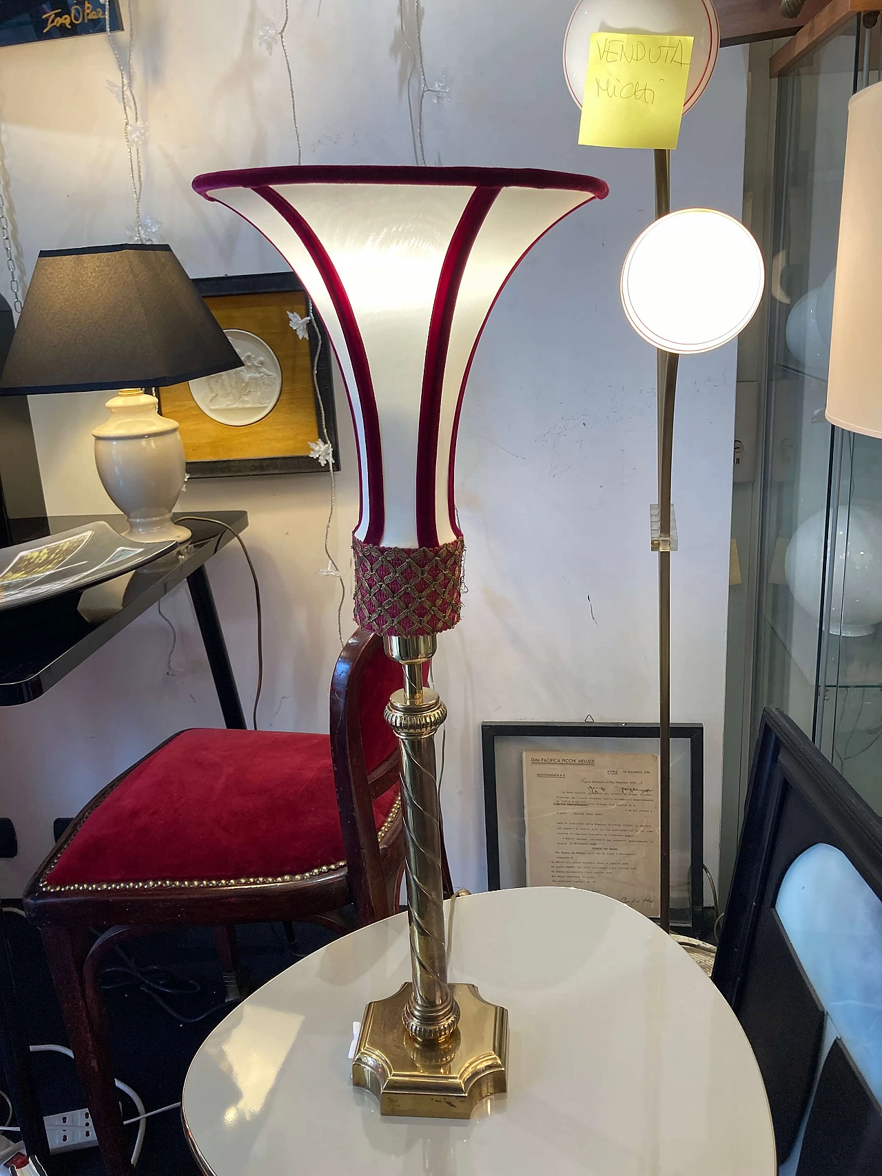 Brass table lamp with velvet details 1185638