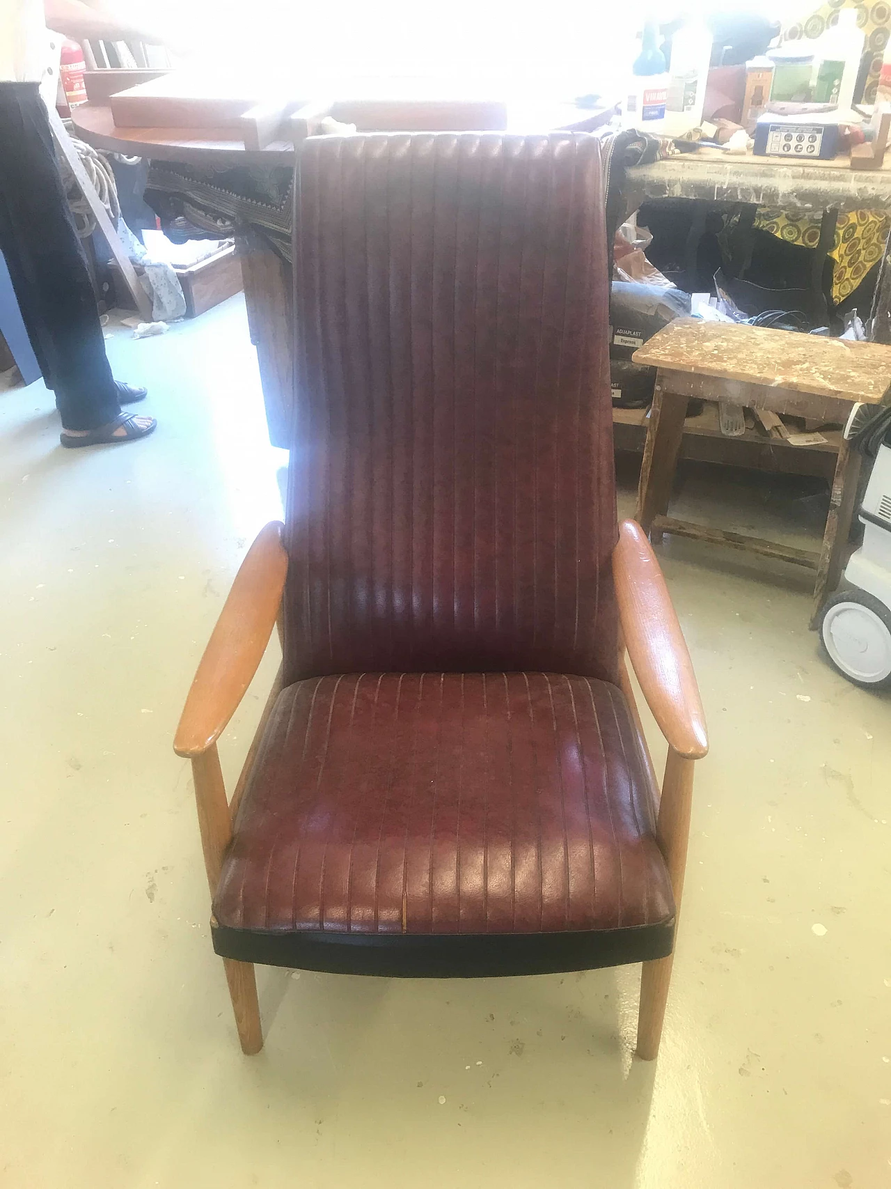 Poltrona scandinava in skai, anni '60 1185655