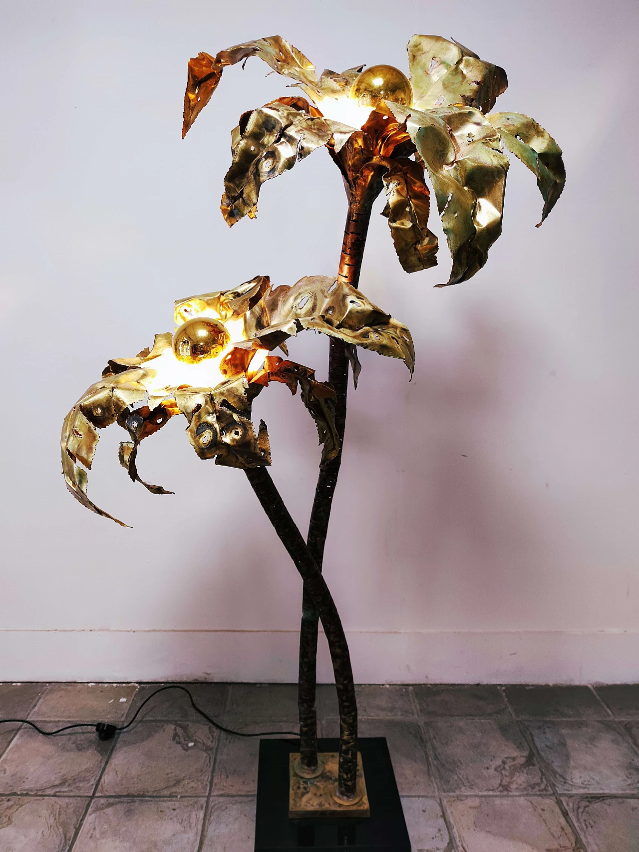 Lampada da terra a forma di palma in ottone, anni '60 1185766