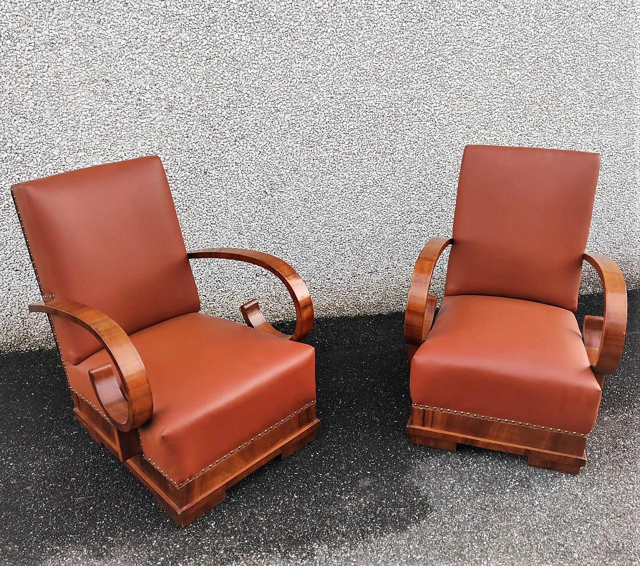 Pair of Art Deco armchairs in beech wood and leather, 30s 1186412