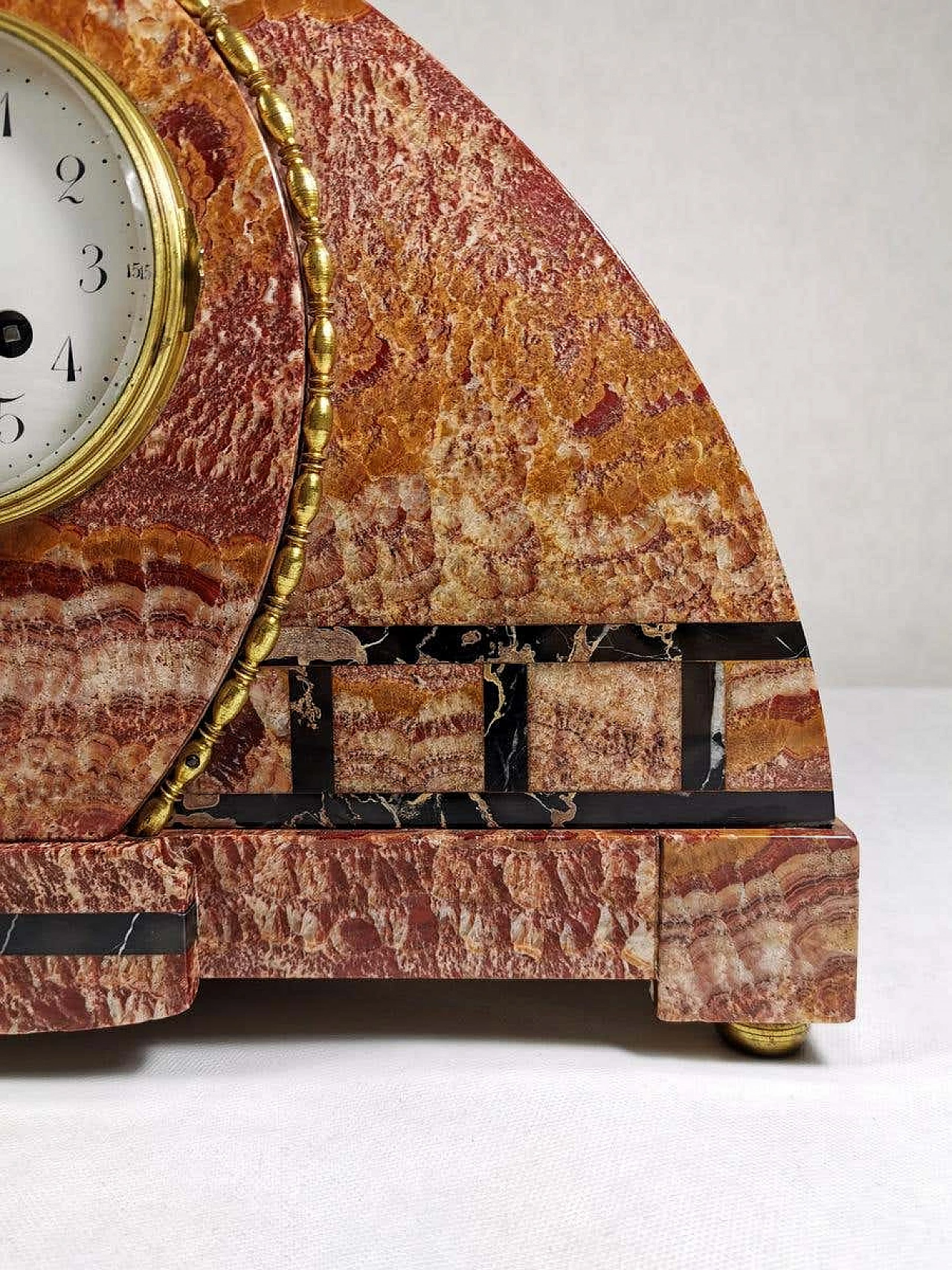 Art Deco marble clock in red onyx and portoro, 30s 1186419