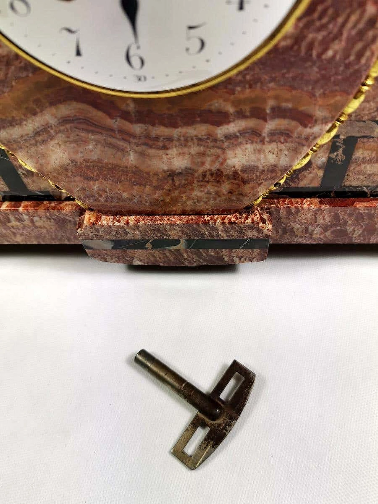 Art Deco marble clock in red onyx and portoro, 30s 1186424