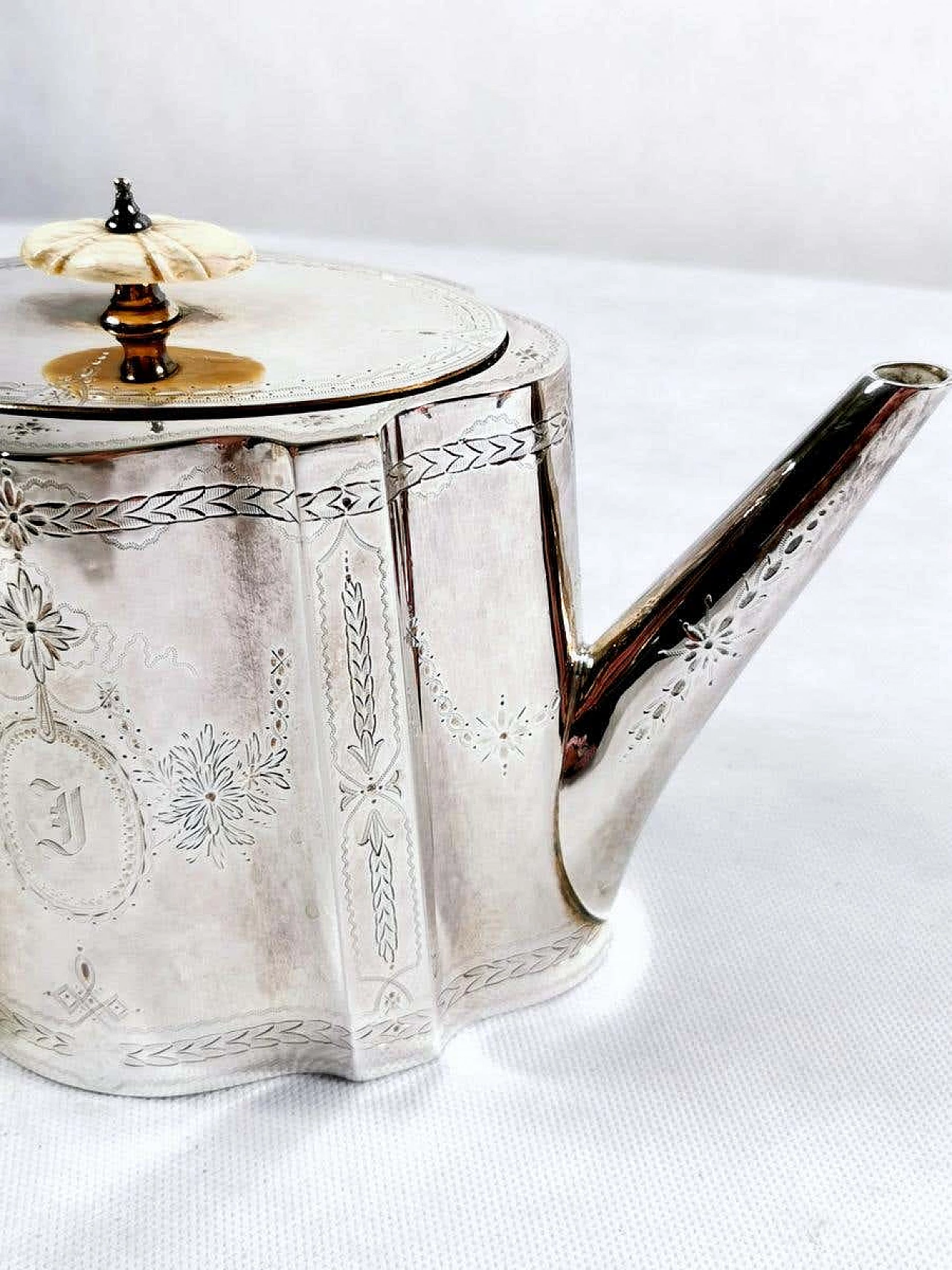 Servizio da tè e caffè vittoriano in silver plated 1186472