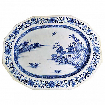 Hand painted Qing dynasty chinese porcelain tray in cobalt blue, 18th century