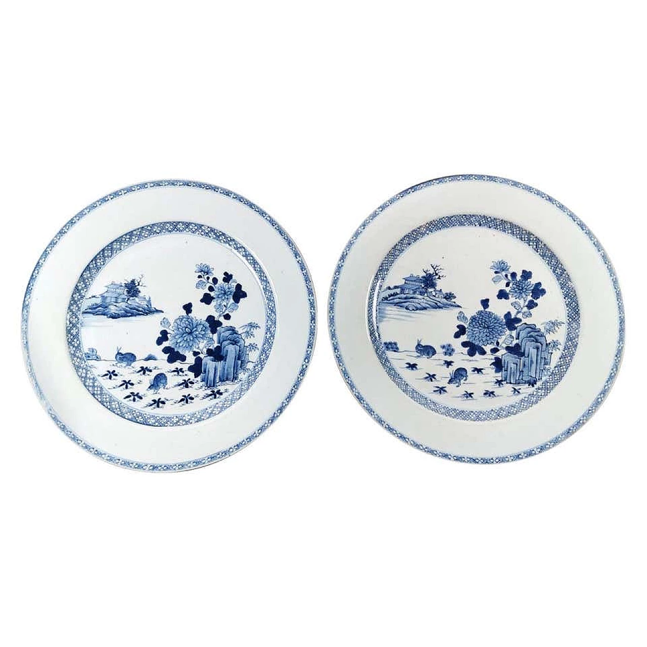 Coppia di grandi vassoi o piatti in porcellana cinese della dinastia Qing dipinti a mano in blu cobalto 1186562