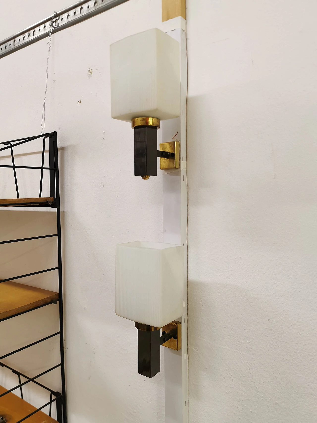 Pair of Stilnovo wall lamps in brass and opaline glass, 60s 1186982