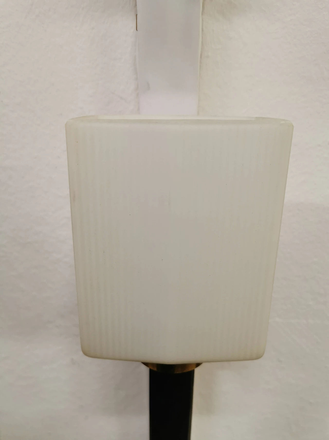 Pair of Stilnovo wall lamps in brass and opaline glass, 60s 1187001