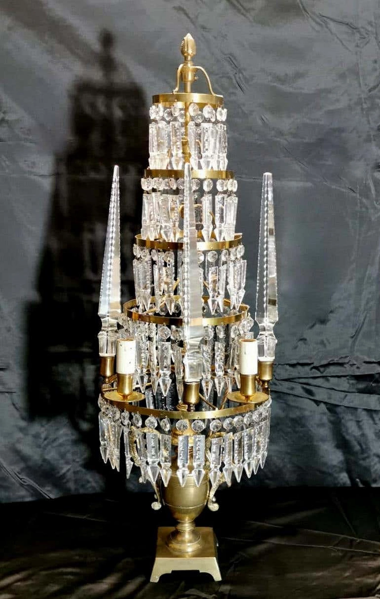 Coppia di girandole in stile Luigi XVI in cristallo e bronzo 1187222