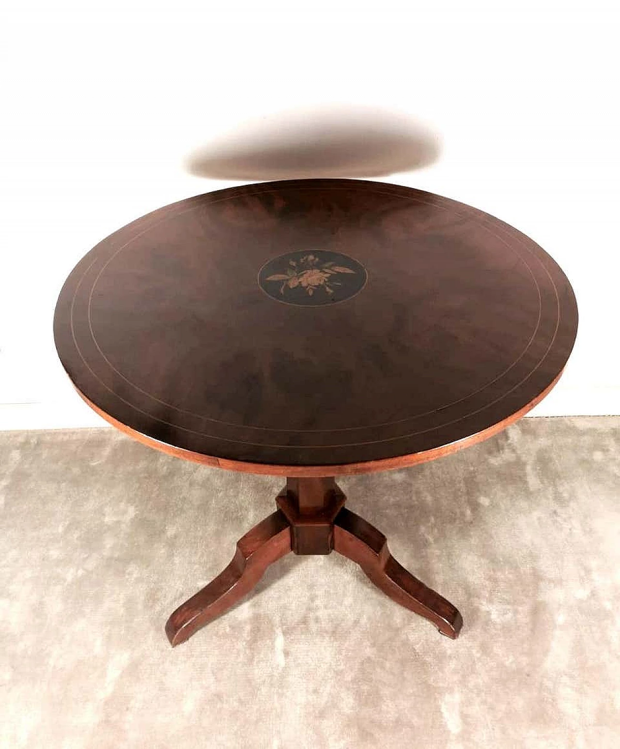 Louis Philippe style coffee table in walnut feather with central inlay, 19th century 1187295
