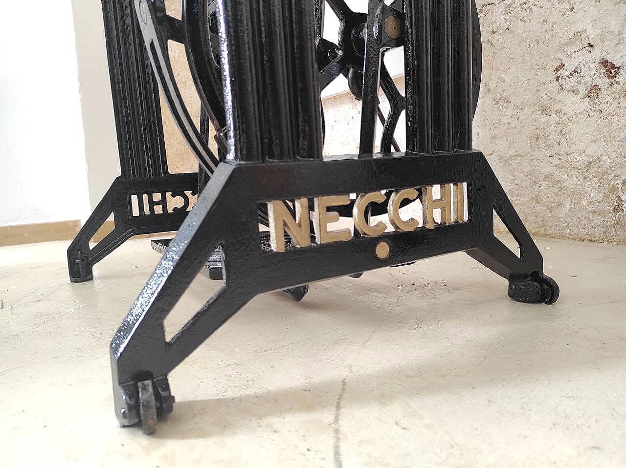 Macchina da cucire BF Nova di Necchi, anni '50 1187477