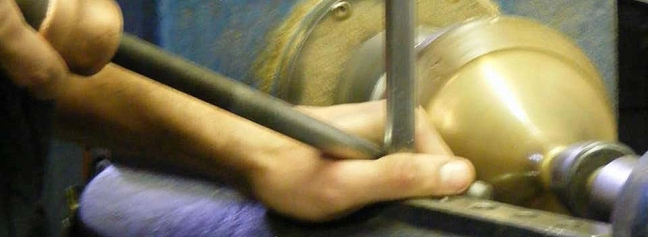 Pair of table lamps in polished brass, 60s 1187644