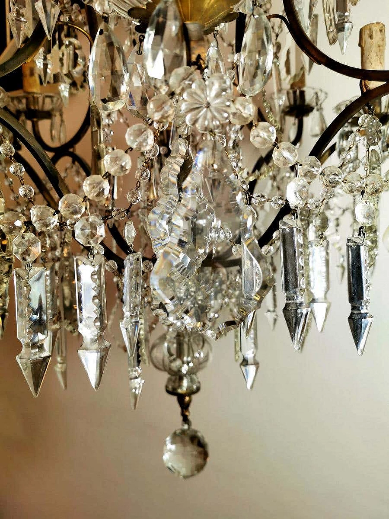 Louis XV style chandelier in bronze with cut crystals, end of 19th century 1187670
