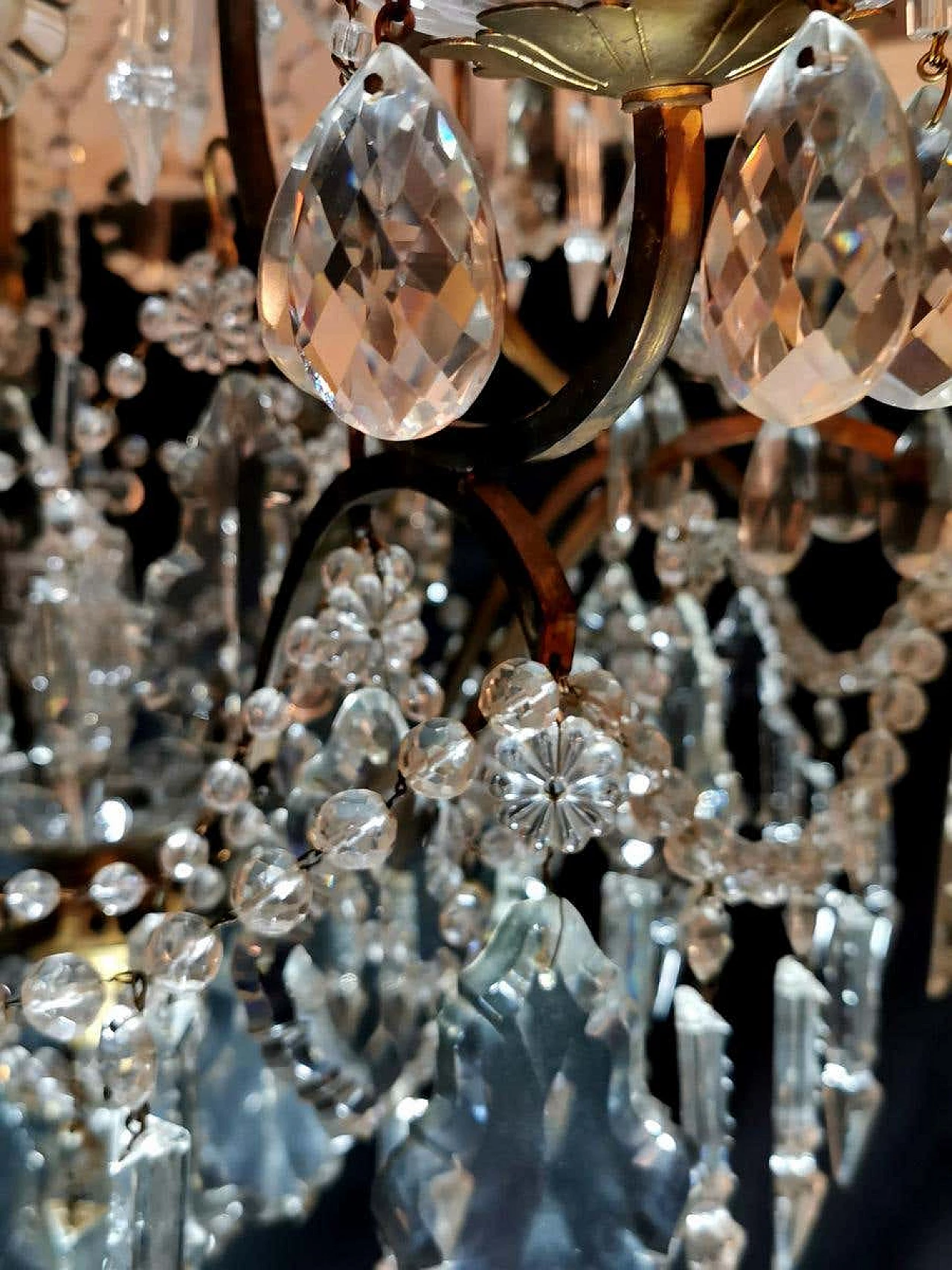 Lampadario stile Luigi XV in bronzo con cristalli tagliati, fine '800 1187674