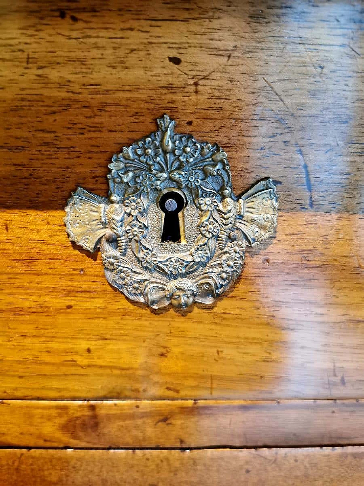 Cassettiera Tardo Impero in noce con maniglie in bronzo 1187711