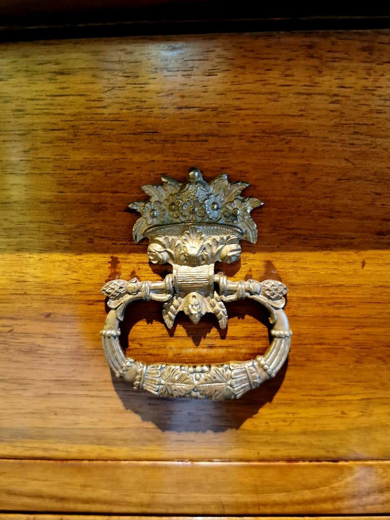 Cassettiera Tardo Impero in noce con maniglie in bronzo 1187712