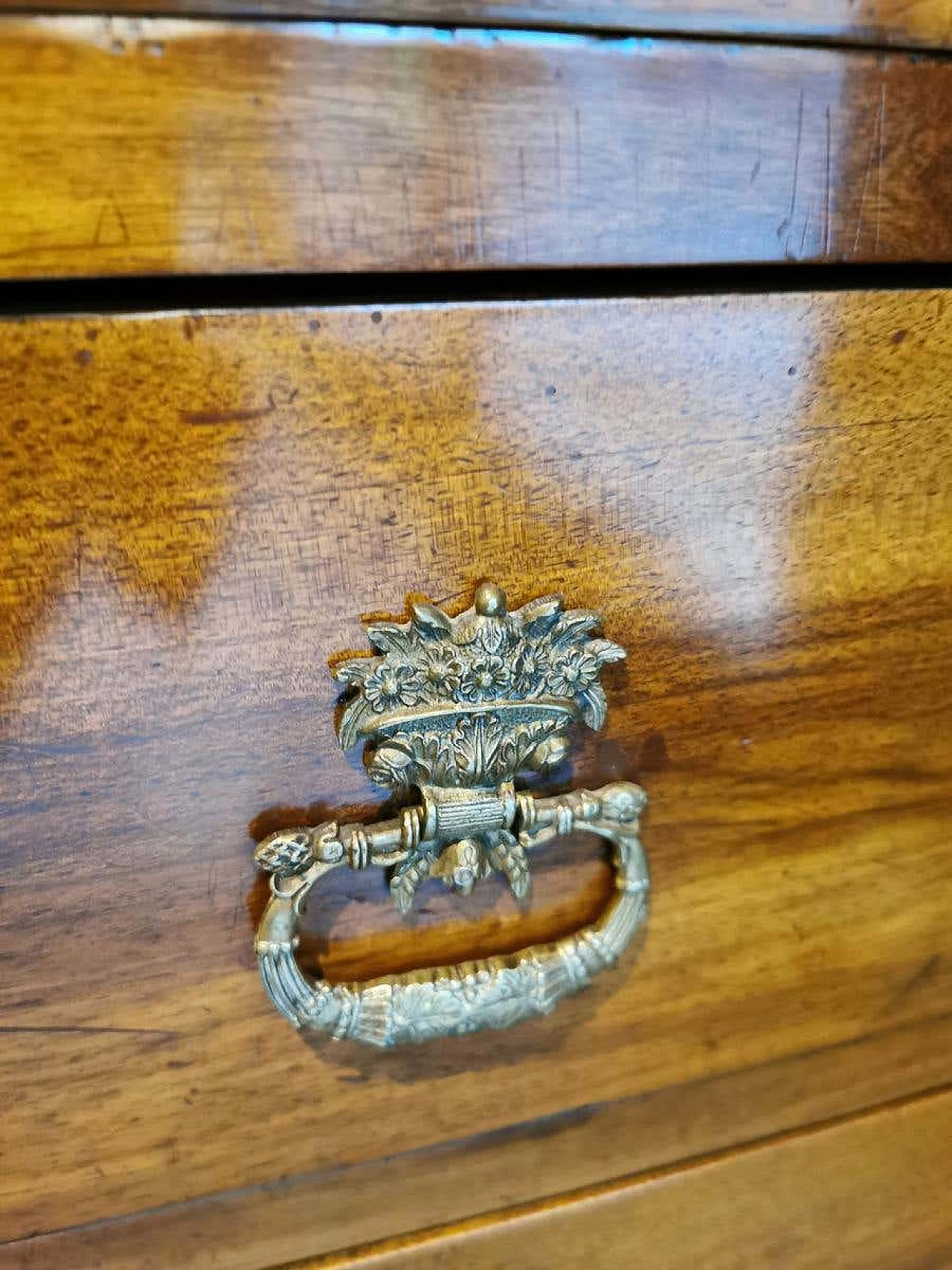 Cassettiera Tardo Impero in noce con maniglie in bronzo 1187713