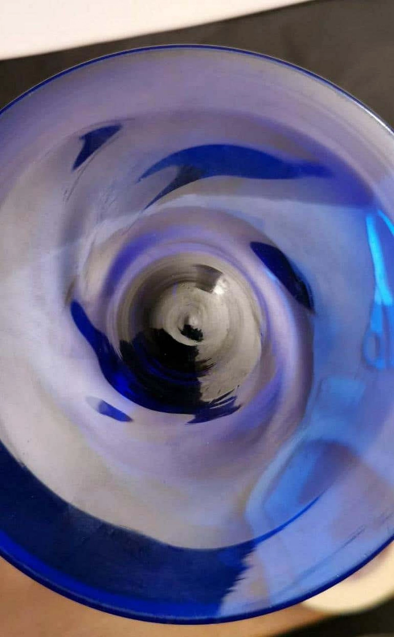 Coppia di bottiglie albarelli in vetro cobalto di Murano con coperchio 1187895