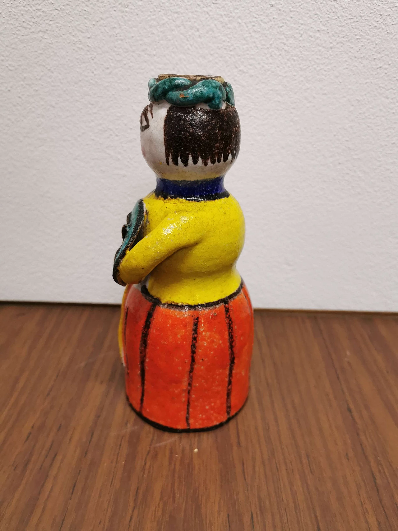 Scultura di guerriero siciliano di Giovanni De Simone in ceramica multicolore, anni '60 1187958