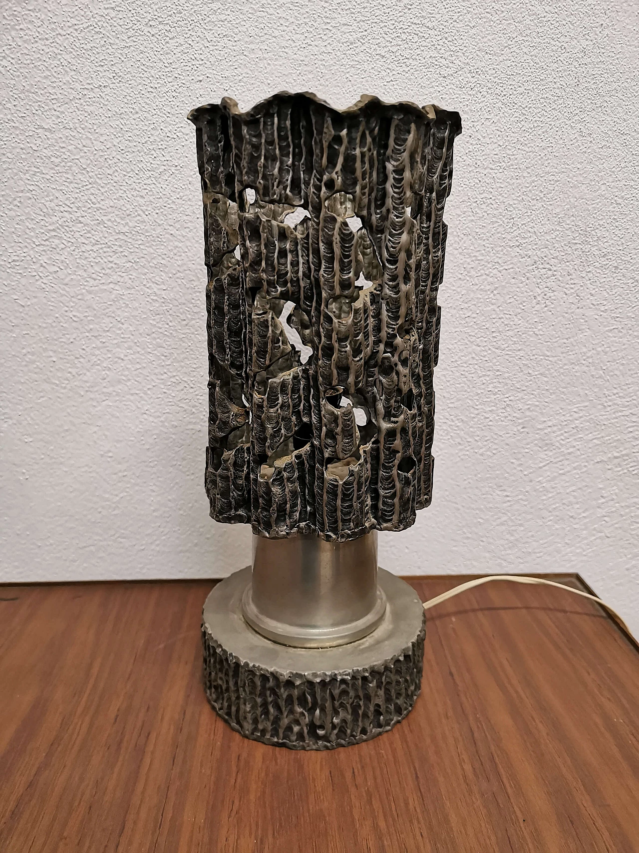 Lampada da tavolo in peltro, anni '60 1188087