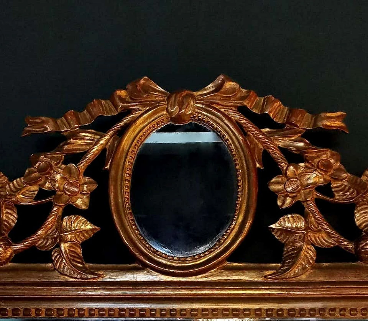 Cornice Rococò in legno dorato e doppio specchio 1188181