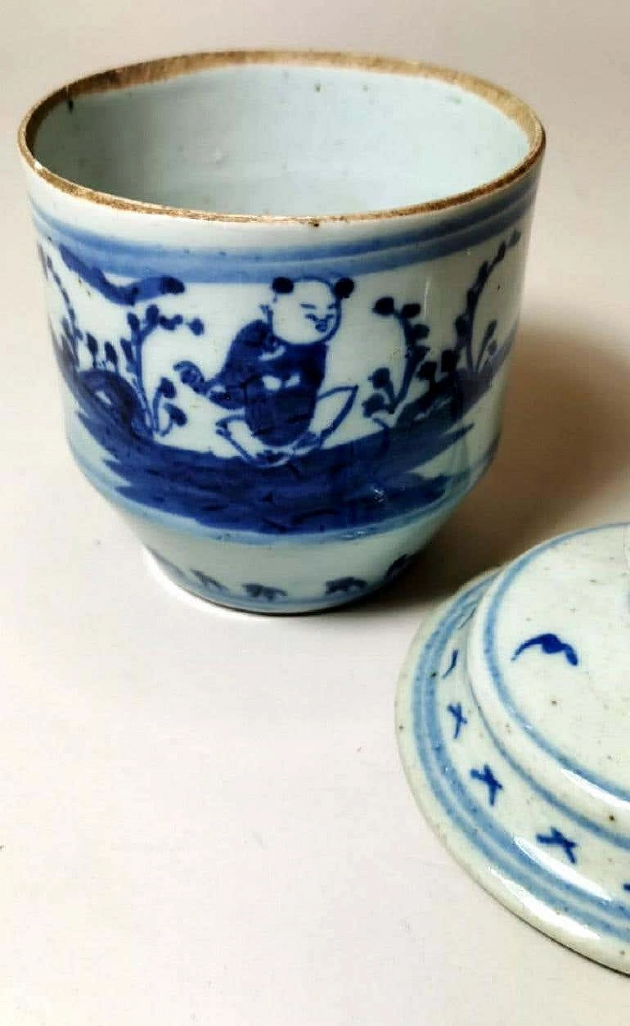 Coppia di vasetti per zenzero in porcellana con decorazioni in blu cobalto 1188335