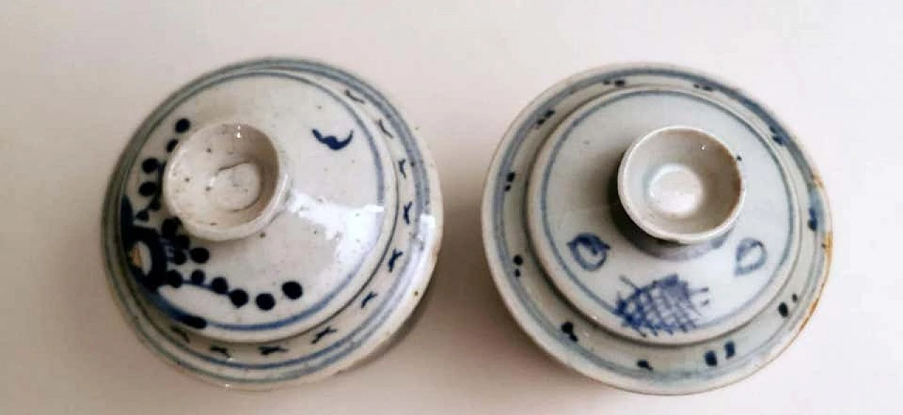 Pair of ginger jars in porcelain with decorations in cobalt blue, 18th Century 1188337