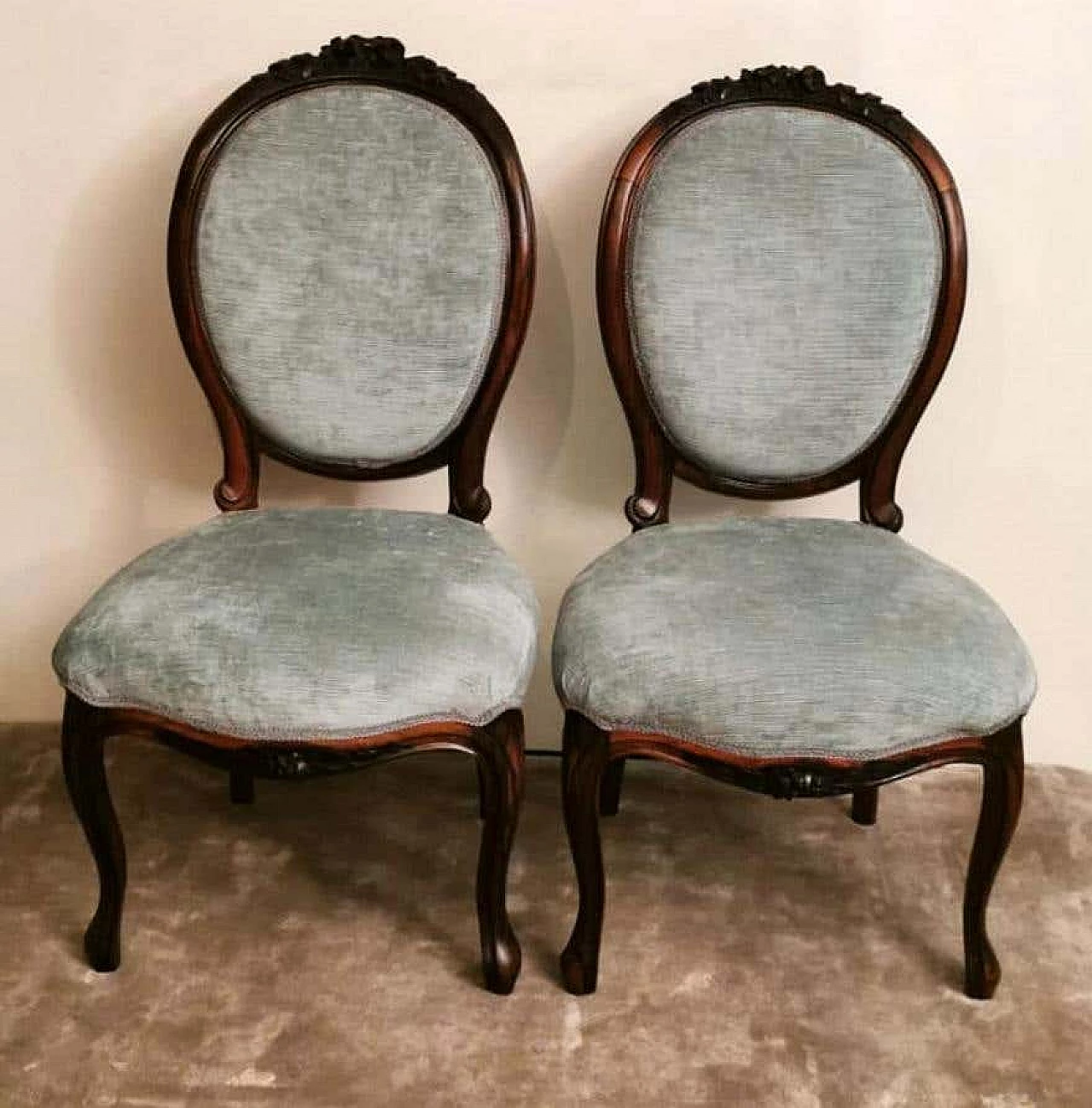 Coppia di sedie da camera da letto Napoleone III in mogano scolpito 1188978