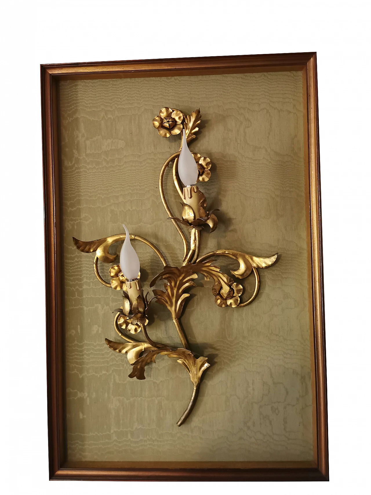 Gilded iron sculptural wall sconce with acanthus Leaves and 2 lights, 70s 1189992