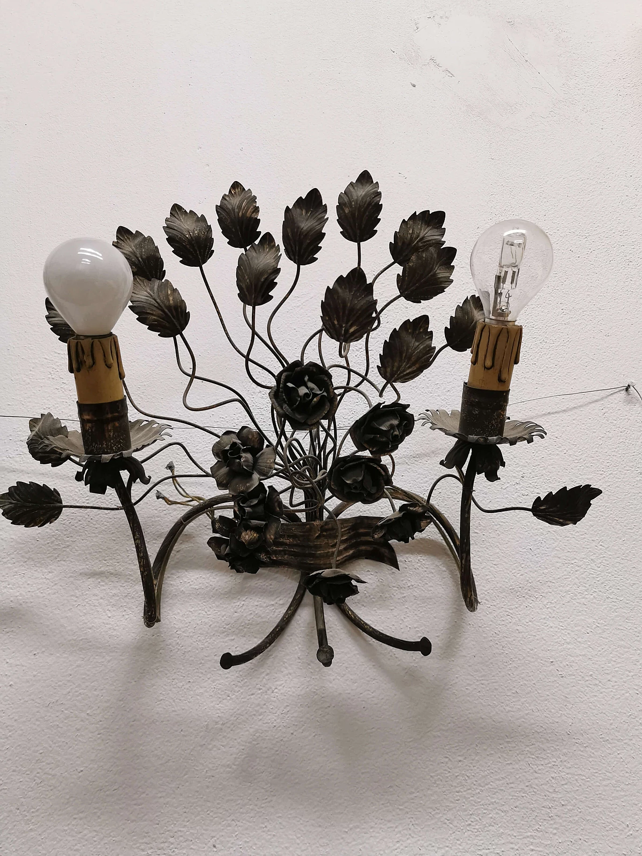 Pair of floral sconces in handcrafted silver plated iron, 50s 1190201