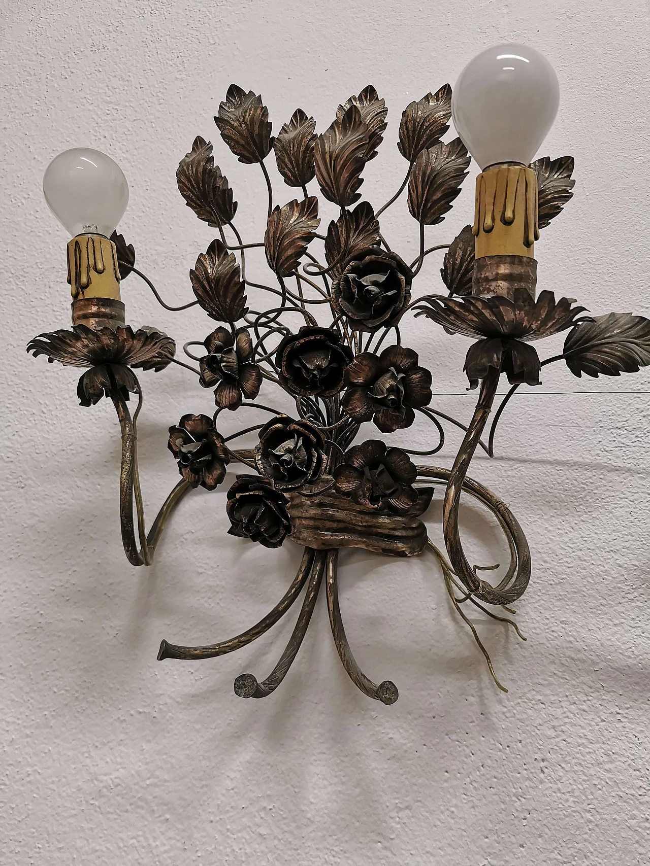 Pair of floral sconces in handcrafted silver plated iron, 50s 1190202