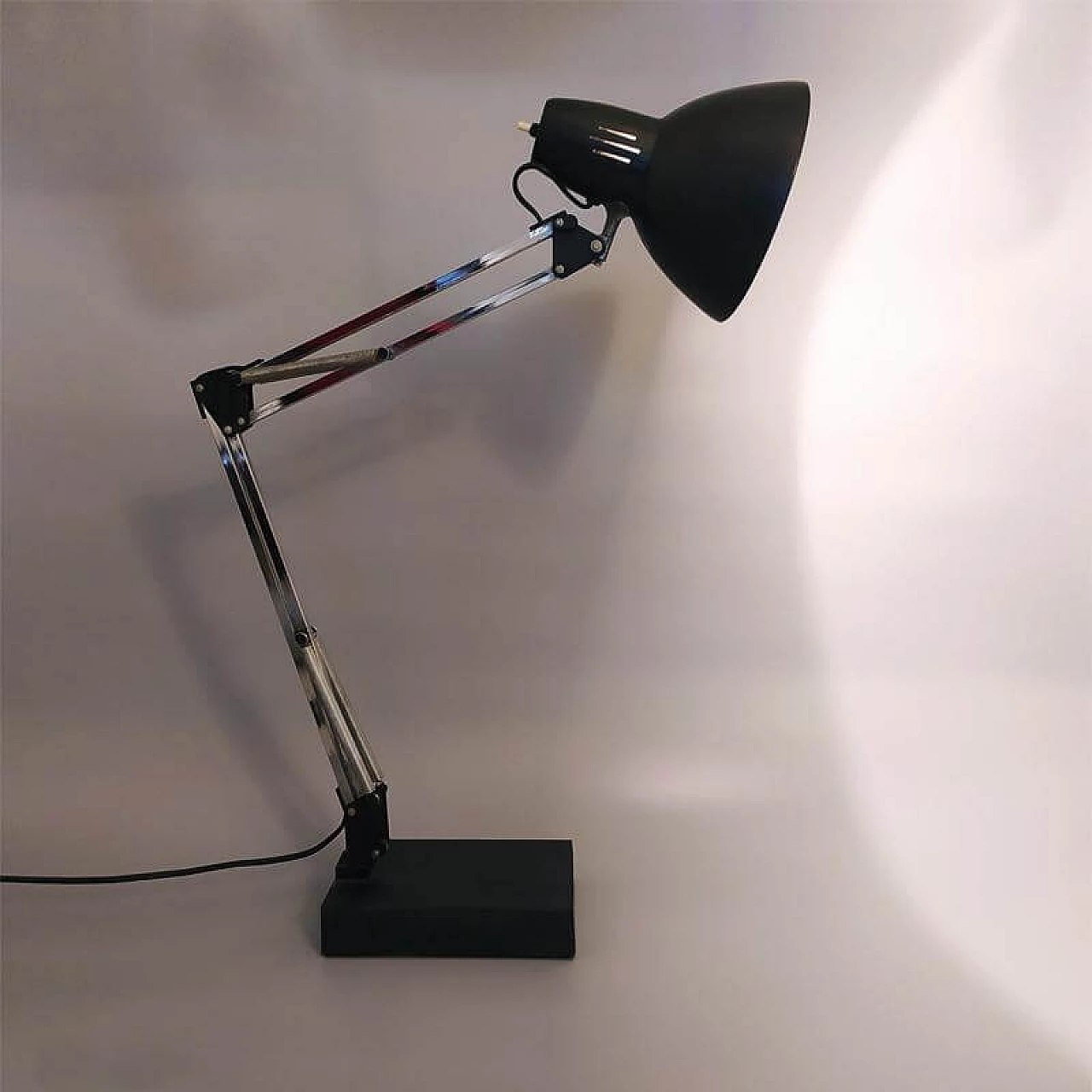 Original black architect table lamp by Arteluce, 70s 1190227