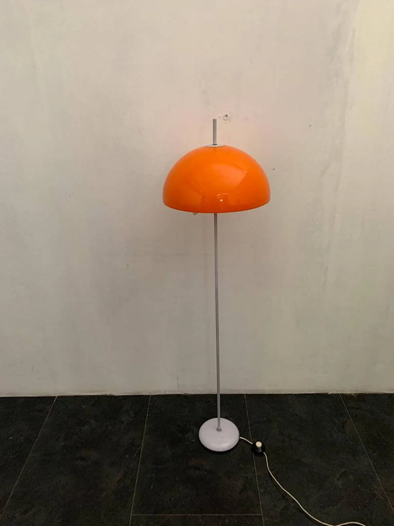 Floor lamp in metal and plastic, 70s 1190560