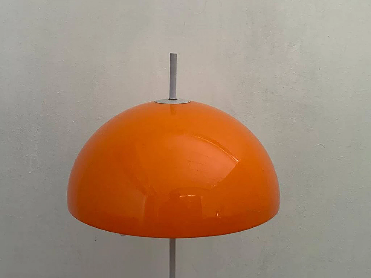 Floor lamp in metal and plastic, 70s 1190563