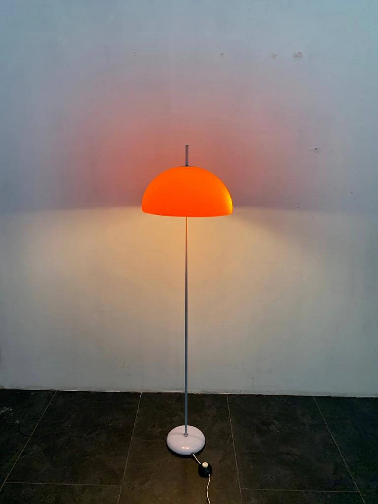 Floor lamp in metal and plastic, 70s 1190564